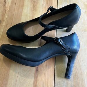 Clarks Ambyr Shine Ultimate Comfort Black Heels Size 9 1/2 Women’s